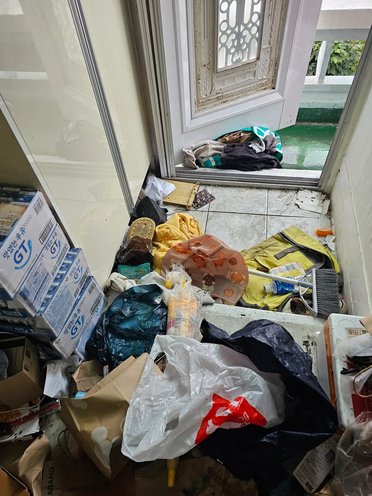 경상북도 구미시 고독사 현장 정리, 반출·세척은 어떻게 진행될까? | 24시간클린 현장 작업 사진 1
